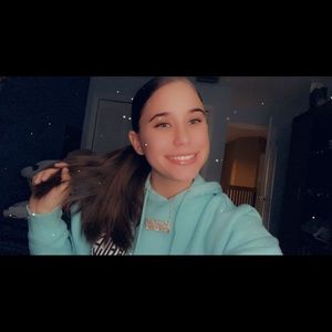 Meet your Posher, Nickolette